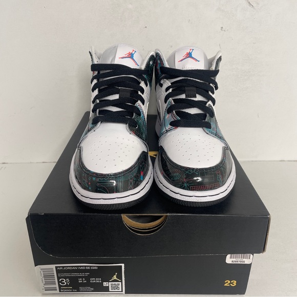 Nike Air Jordan 1 Retro Mid GS SE “Take Flight” 2022 - Picture 2 of 4